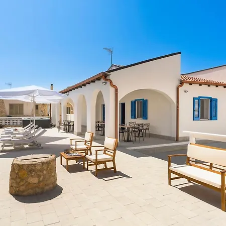 Dipintodiblu Charming House 4*