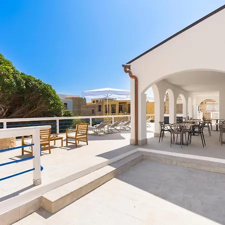 Bed and Breakfast Dipintodiblu Charming House Λαμπεντούζα