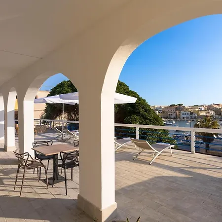 Dipintodiblu Charming House Bed and Breakfast Λαμπεντούζα