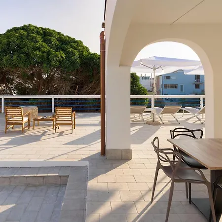 Dipintodiblu Charming House Bed and Breakfast Λαμπεντούζα