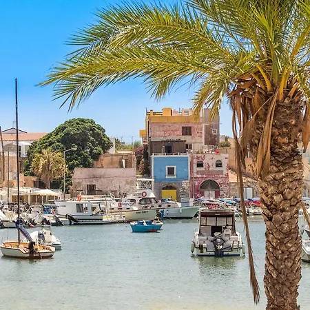 Dipintodiblu Charming House Bed and Breakfast 4*