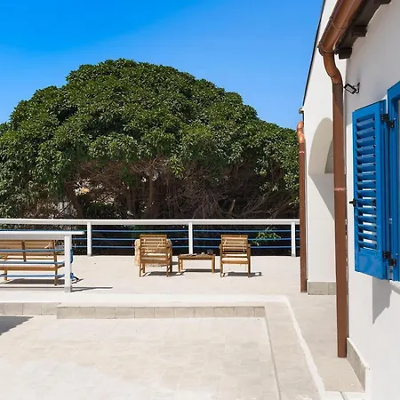 Dipintodiblu Charming House Bed and Breakfast 4*