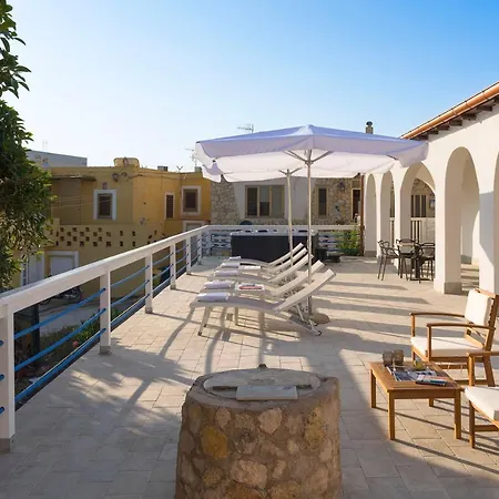 Dipintodiblu Charming House Bed and Breakfast Λαμπεντούζα