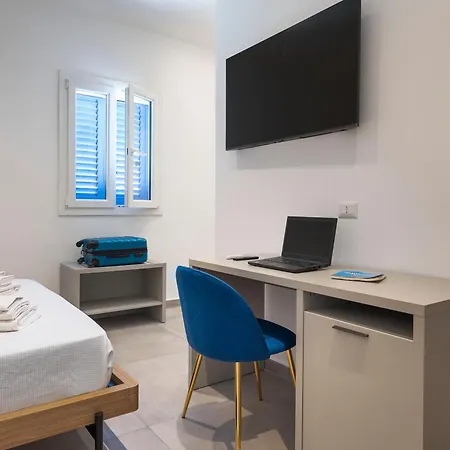 Dipintodiblu Charming House Bed and Breakfast