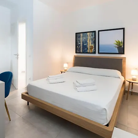 Dipintodiblu Charming House Bed and Breakfast 4*