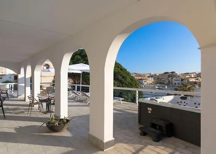 Dipintodiblu Charming House 4* למפדוזה