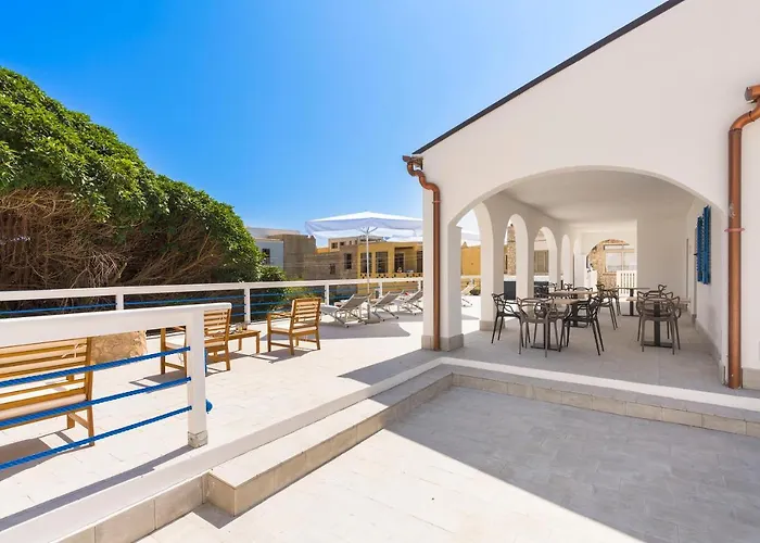 לינה וארוחת בוקר Dipintodiblu Charming House למפדוזה