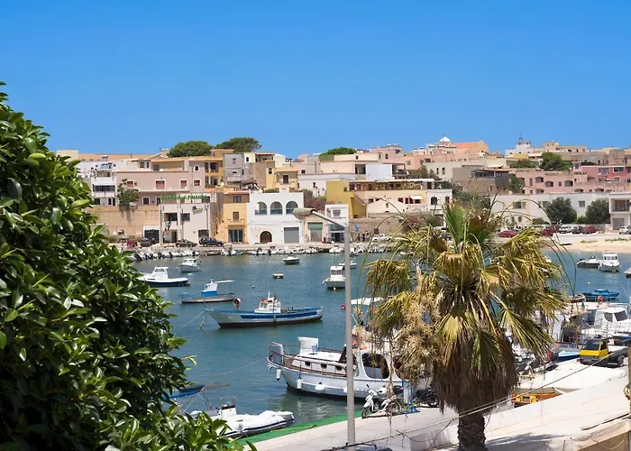 לינה וארוחת בוקר Dipintodiblu Charming House למפדוזה