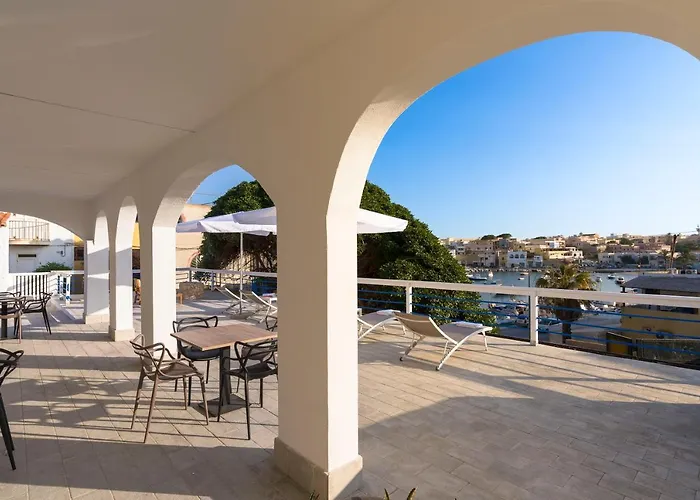 Dipintodiblu Charming House לינה וארוחת בוקר למפדוזה