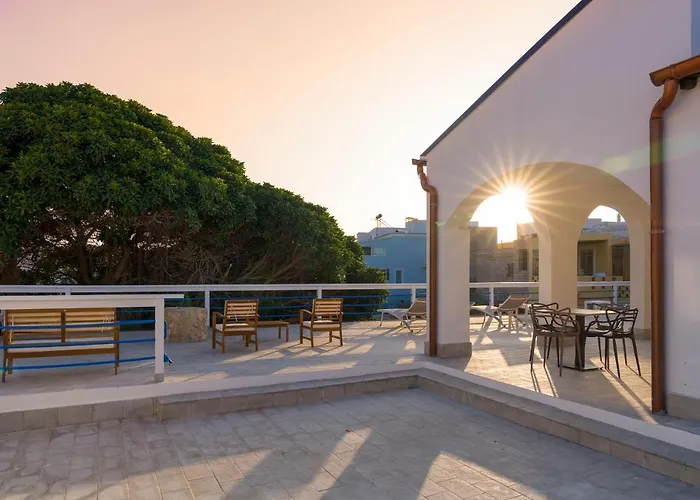 Dipintodiblu Charming House לינה וארוחת בוקר למפדוזה