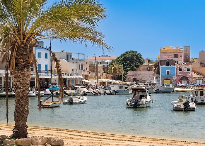 לינה וארוחת בוקר Dipintodiblu Charming House למפדוזה