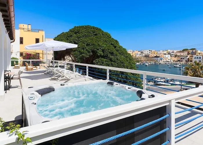 Dipintodiblu Charming House 4* למפדוזה