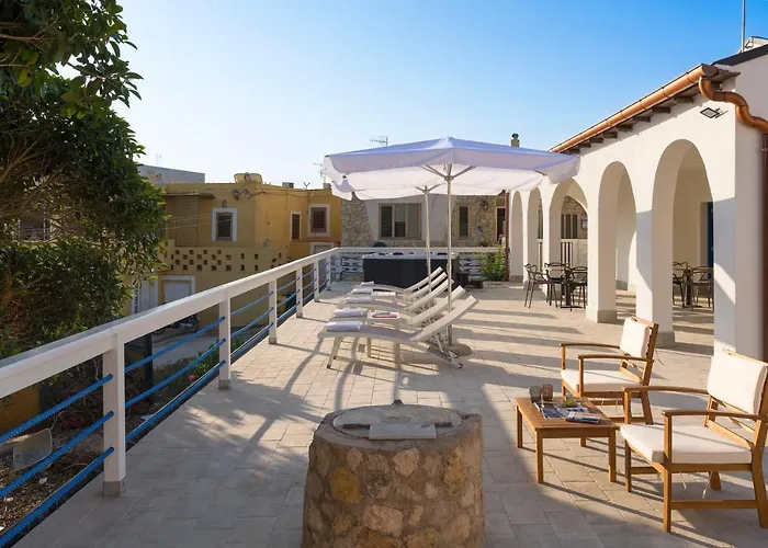 Dipintodiblu Charming House לינה וארוחת בוקר למפדוזה