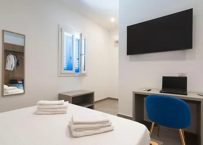 Dipintodiblu Charming House לינה וארוחת בוקר למפדוזה