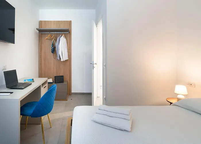 Dipintodiblu Charming House לינה וארוחת בוקר למפדוזה